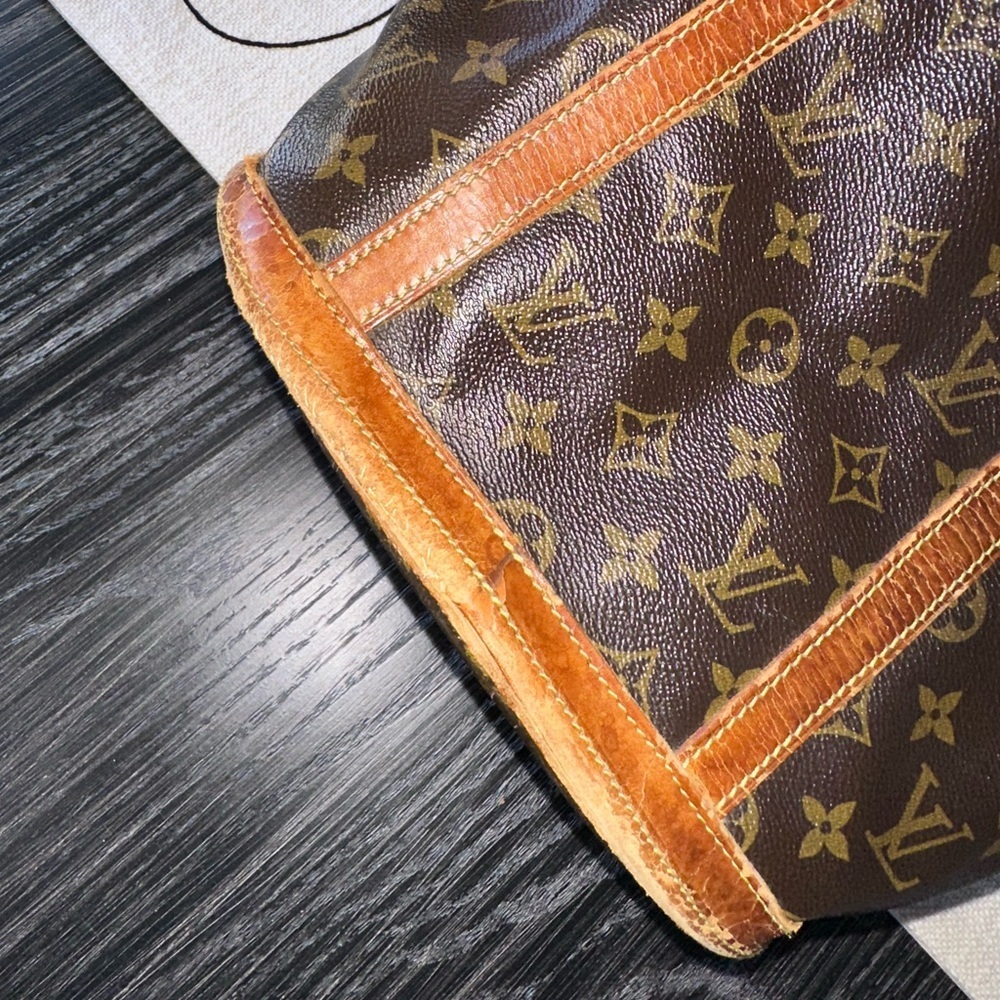 Louis Vuitton Vintage Authentic GM Monogram Bucket Shoulder Bag PERFECT INTERIOR - Picture 12 of 15